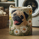 Pug in Margrieten Wasmand